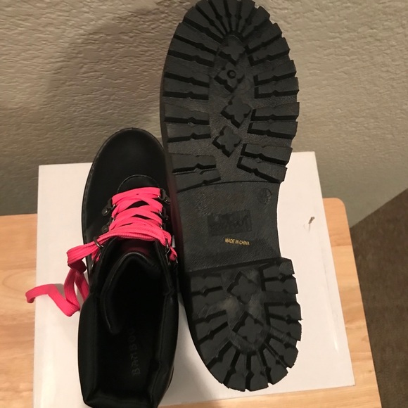 Women’s faux leather lace-up combat boots - Picture 5 of 5